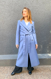 abrigo azul, foto frontal